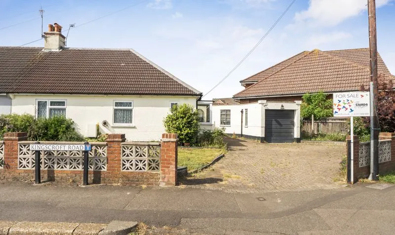 3 bed house for sale — Kingscroft Road, Leatherhead, KT22