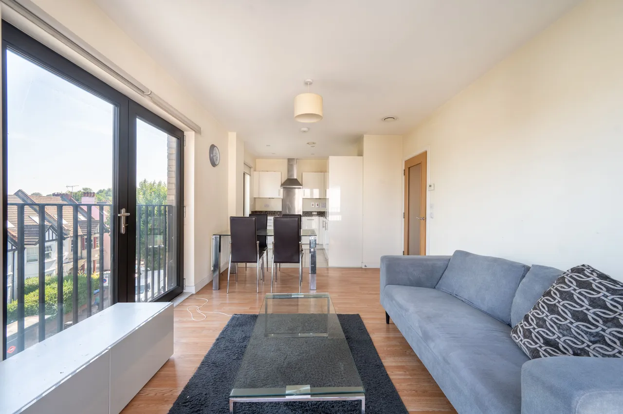 12 Newman Close, London, photo 8