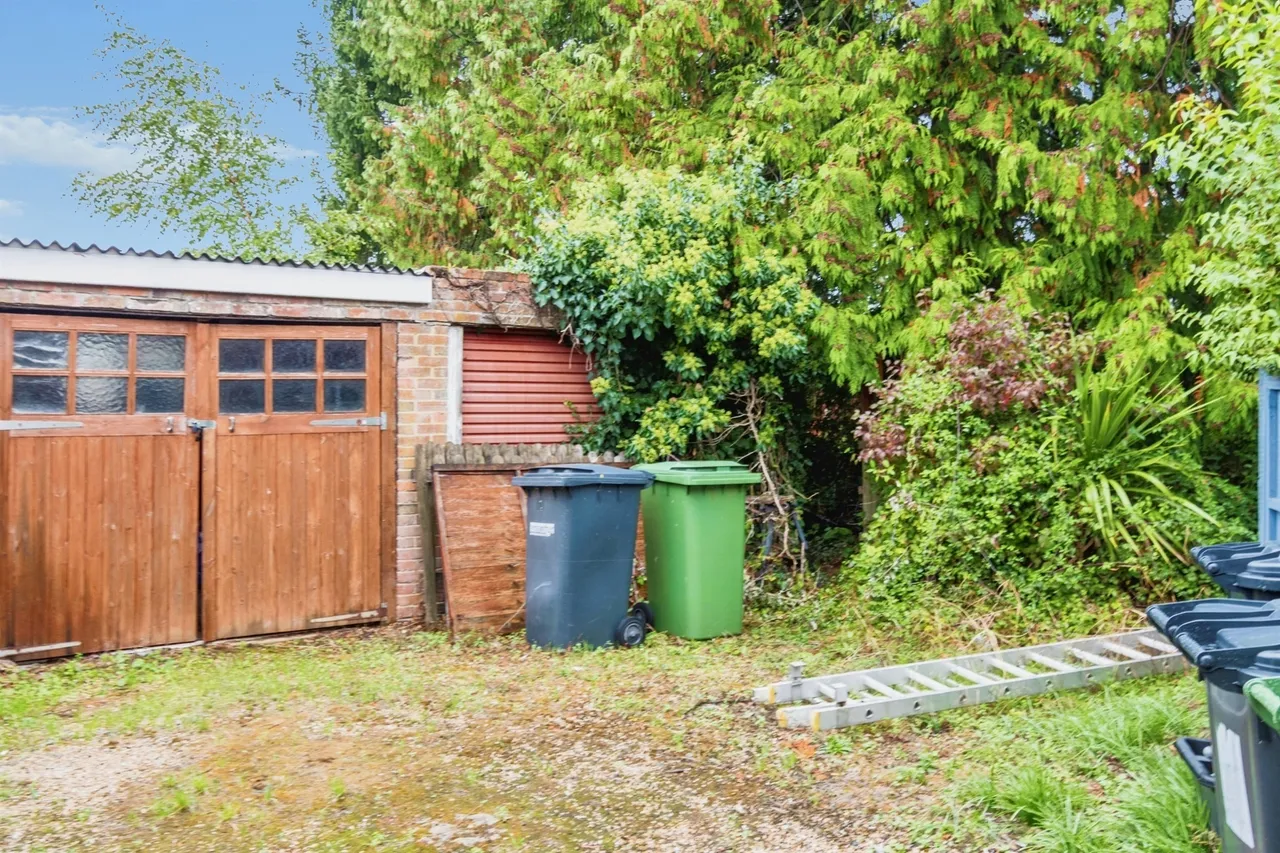 Swaythling Road, West End, SO30, photo 10