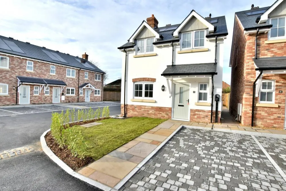 Churchill Gardens, Sturminster Marshall, BH21, photo 2