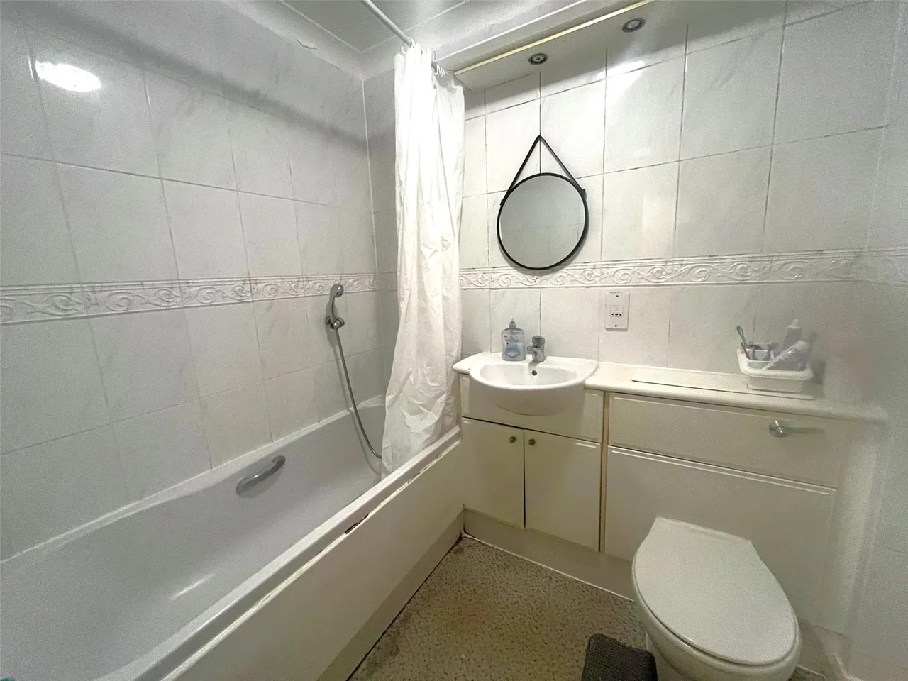 Alencon Link, Basingstoke, RG21, photo 5