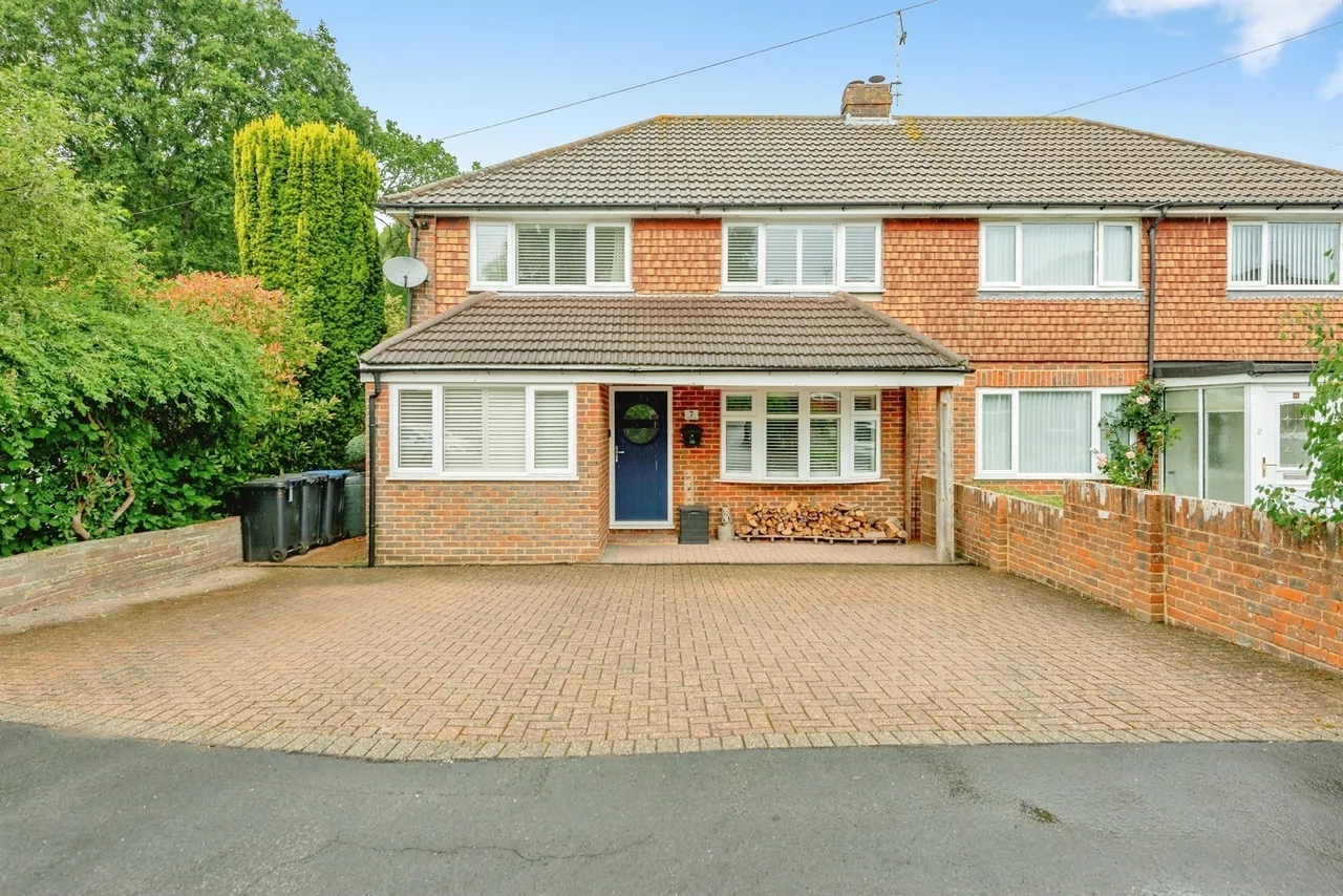 3 bed house for sale — Roffeys Close, Copthorne, Crawley