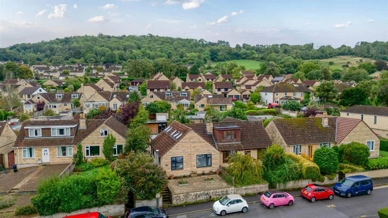 3 bed house for sale, Holcombe Lane, Bathampton, BA2