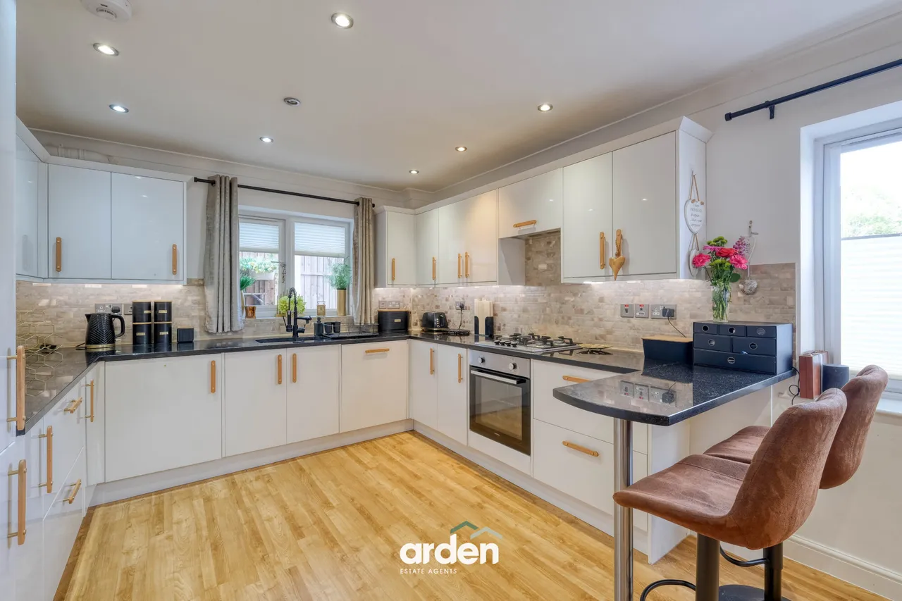 Brookes Close, Studley, B80, photo 5