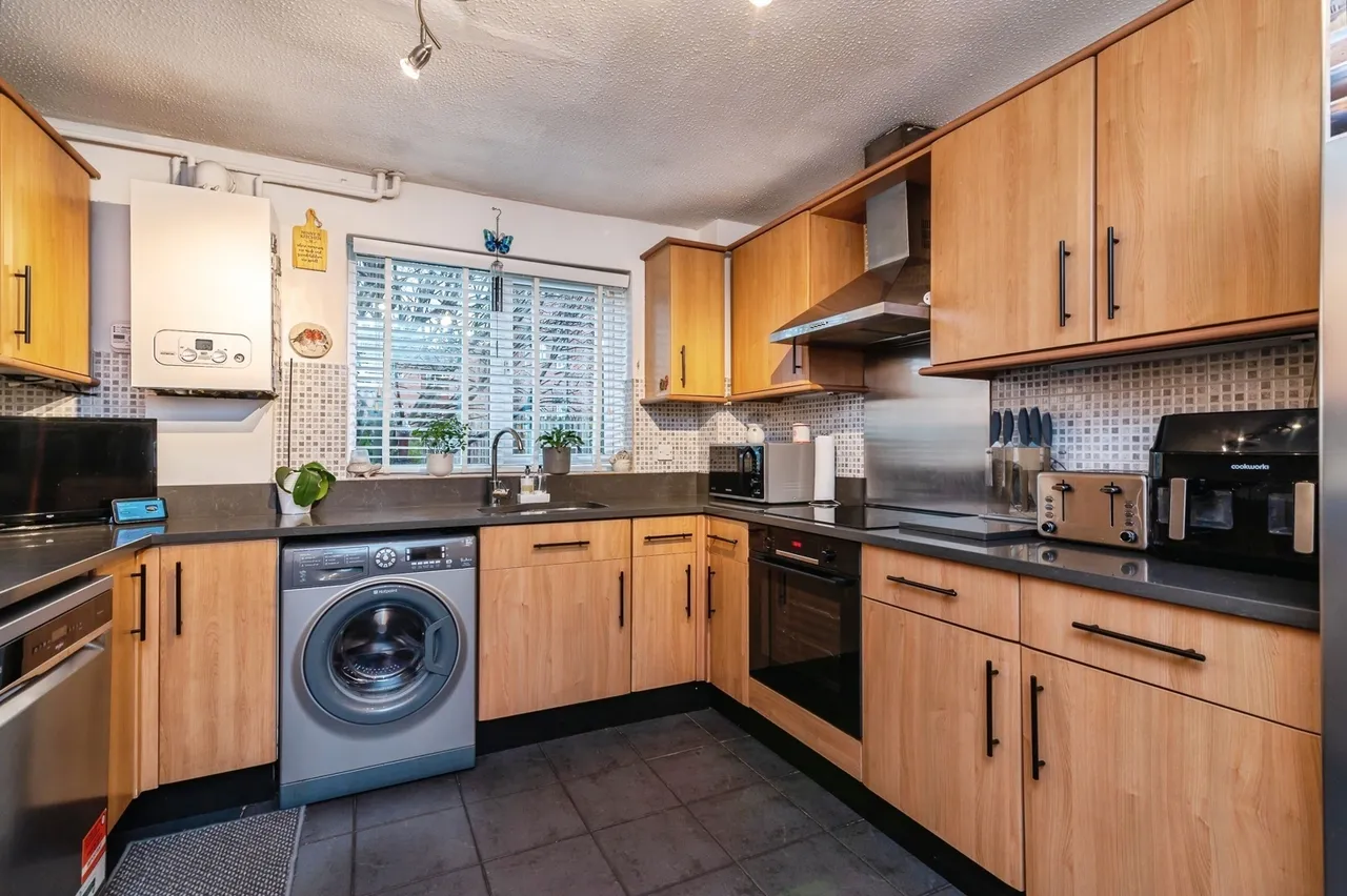Francis Street, Nottingham, Nottinghamshire, NG7, photo 2