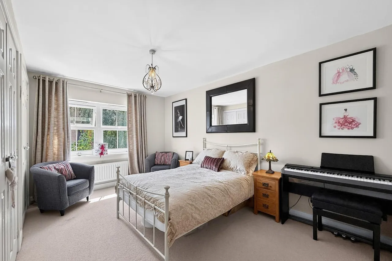 Maryport Drive, Timperley WA15 7NS, photo 10