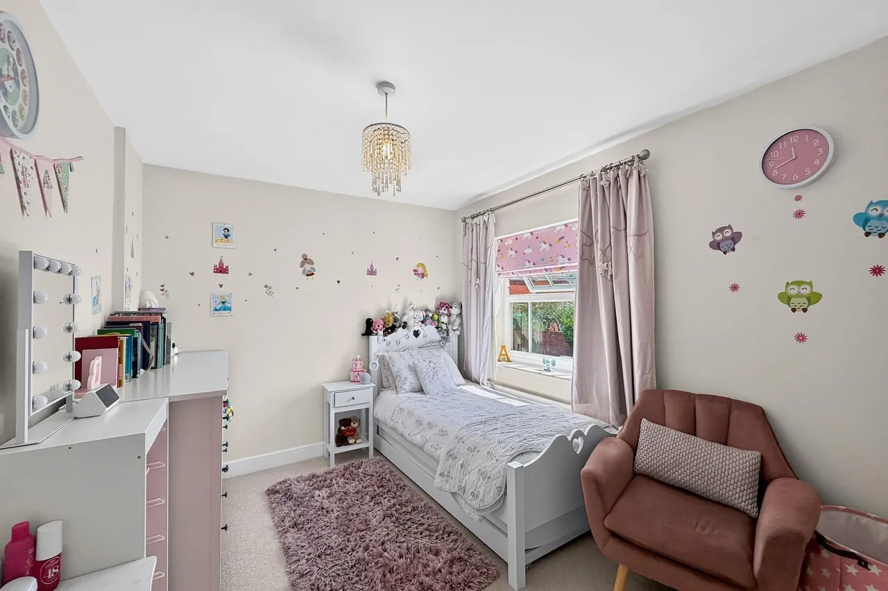 Maryport Drive, Timperley WA15 7NS, photo 26