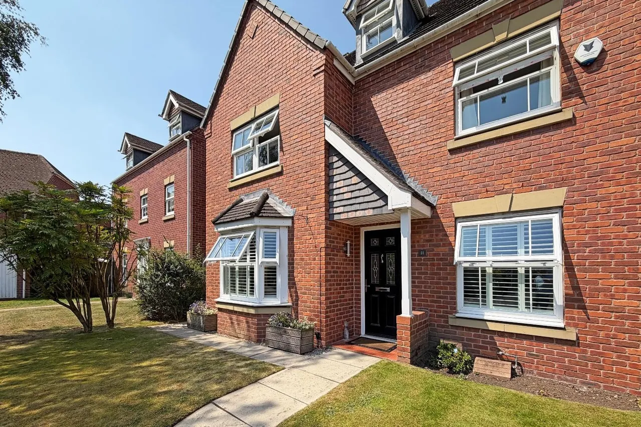 Maryport Drive, Timperley WA15 7NS, photo 34
