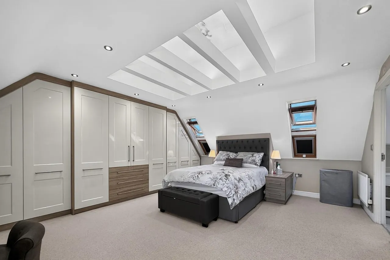 Maryport Drive, Timperley WA15 7NS, photo 12