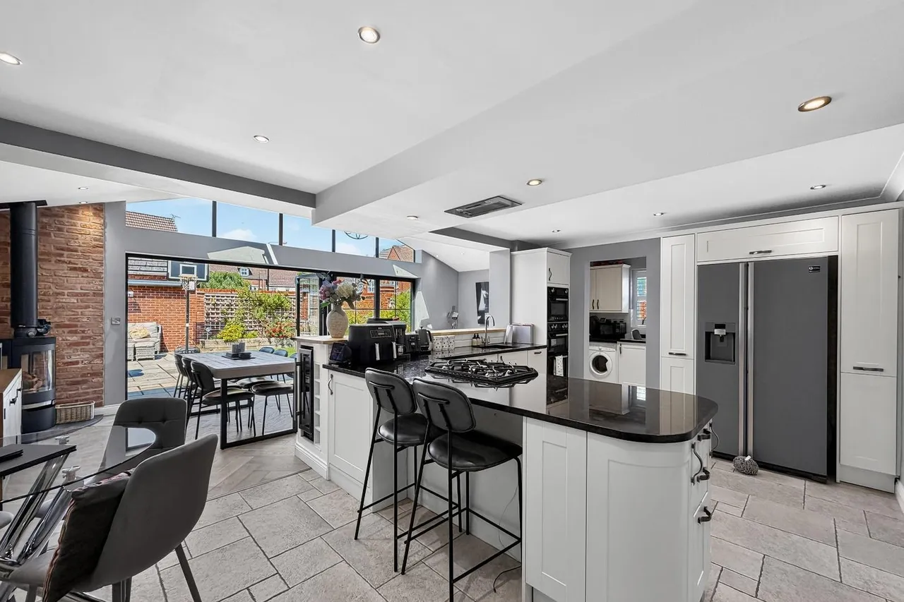 Maryport Drive, Timperley WA15 7NS, photo 4