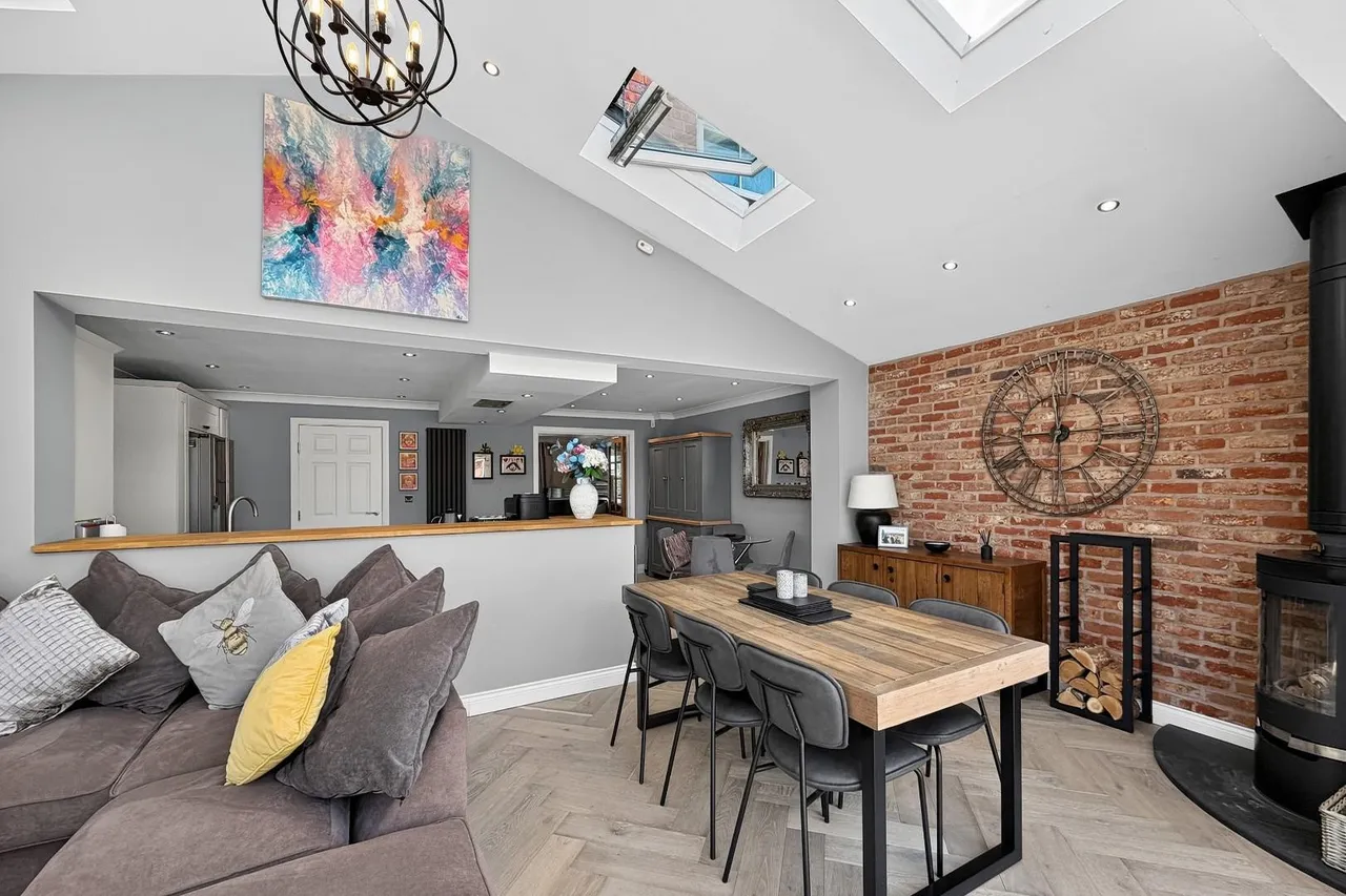 Maryport Drive, Timperley WA15 7NS, photo 20