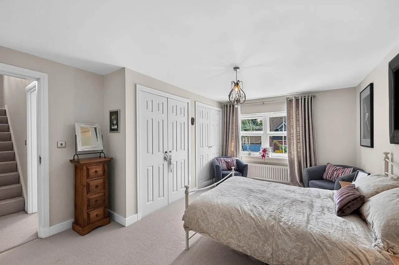 Maryport Drive, Timperley WA15 7NS, photo 25