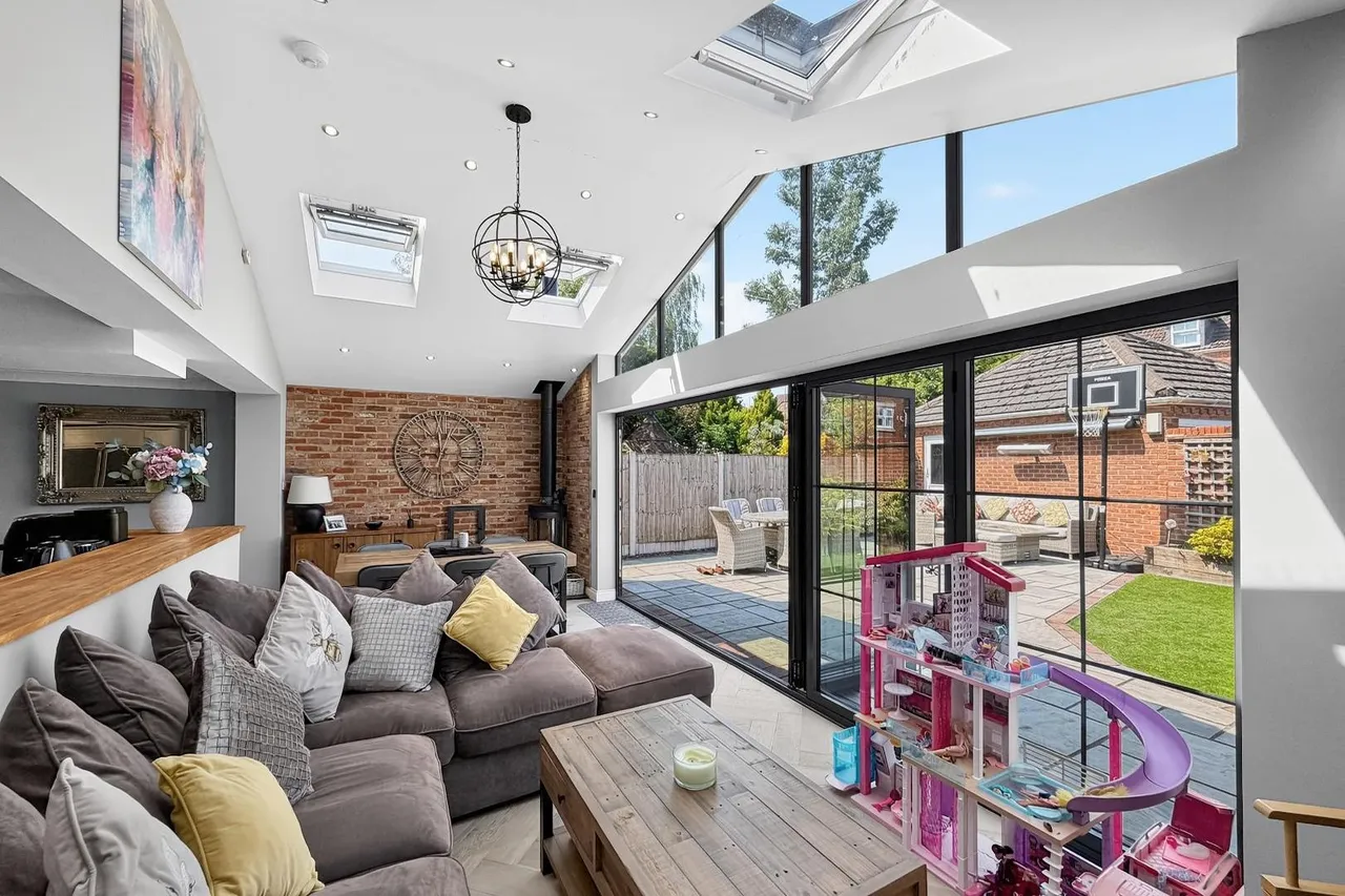 Maryport Drive, Timperley WA15 7NS, photo 21