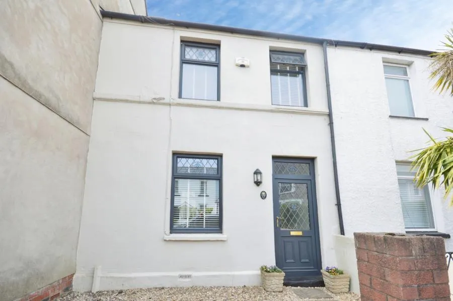 2 bed house for sale, Clive Road, Canton, CF5