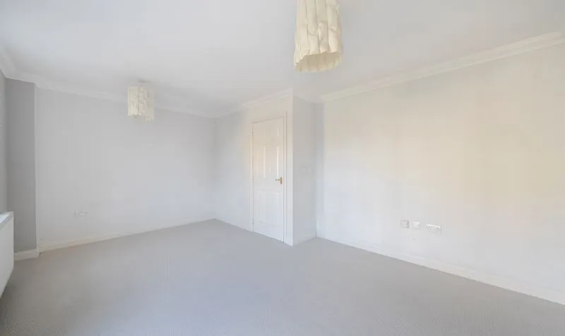 Cavendish Walk, Epsom, KT19, photo 12