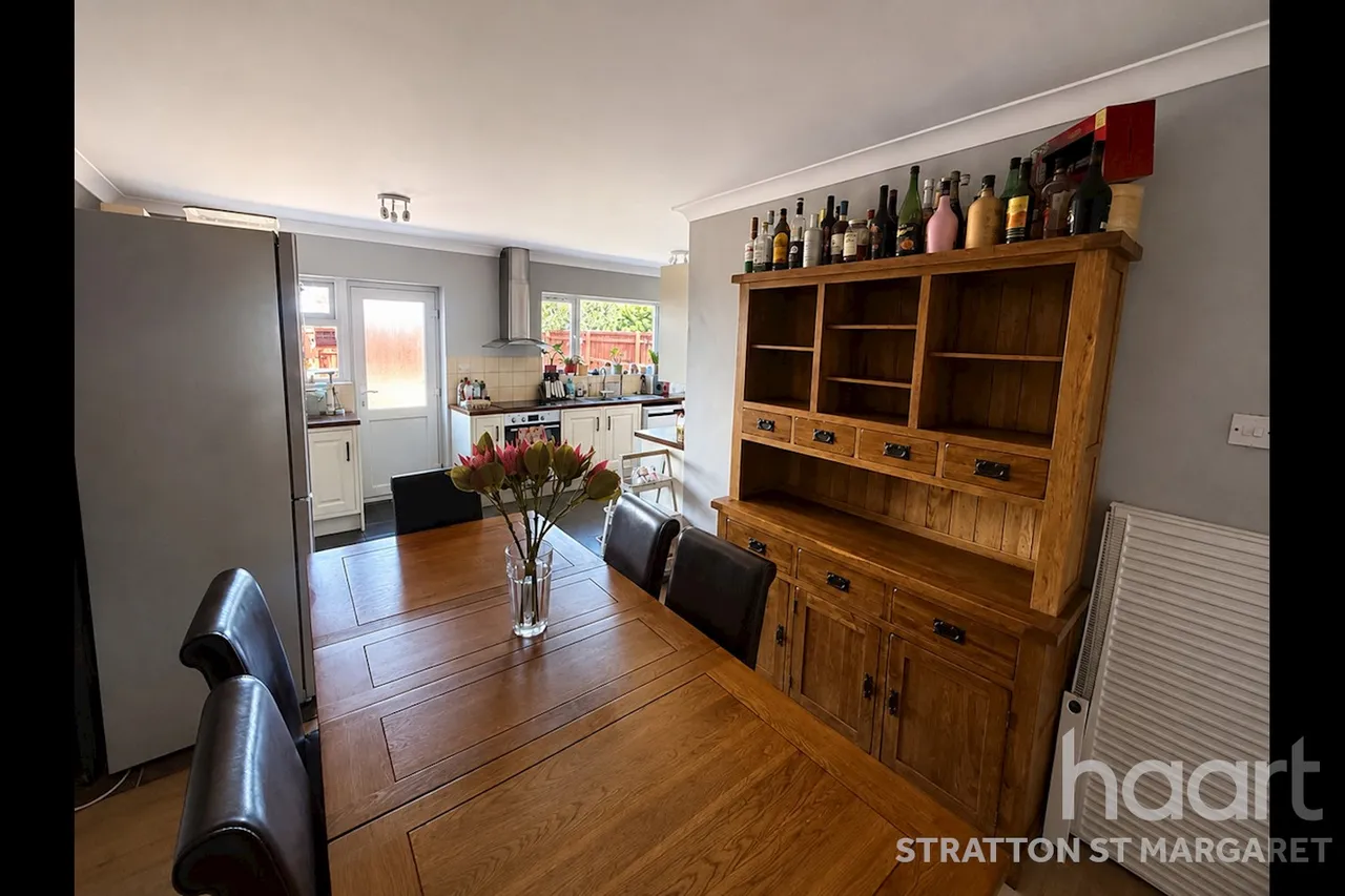 Meadowcroft, Swindon, SN2, photo 9