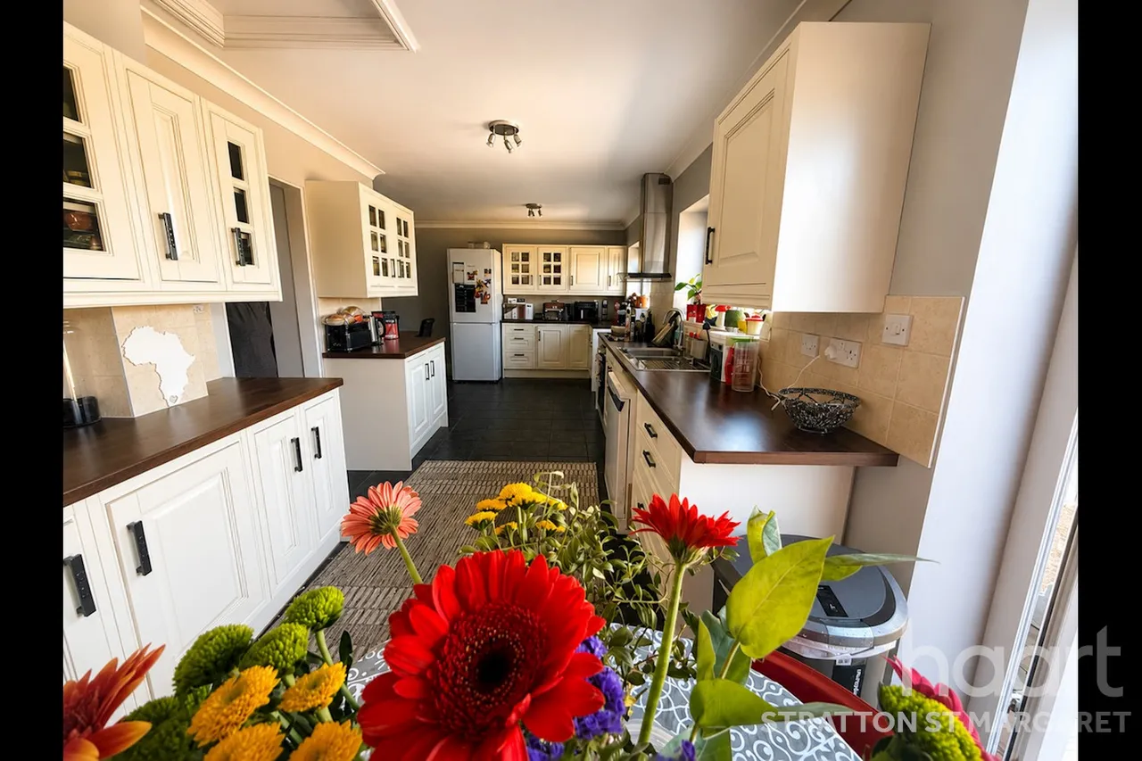 Meadowcroft, Swindon, SN2, photo 8