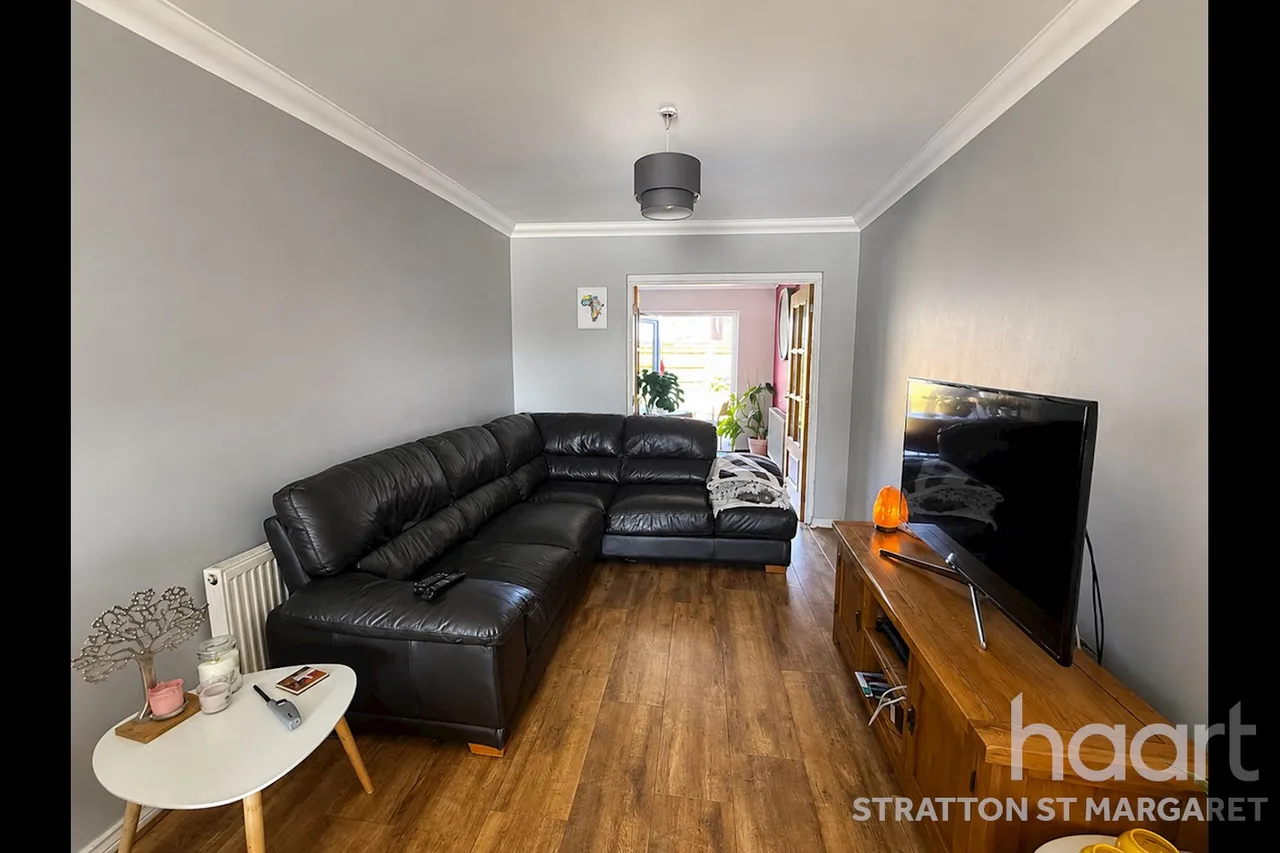 Meadowcroft, Swindon, SN2, photo 5