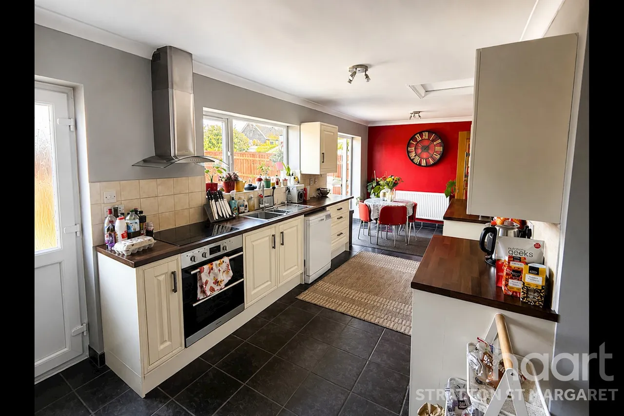 Meadowcroft, Swindon, SN2, photo 2