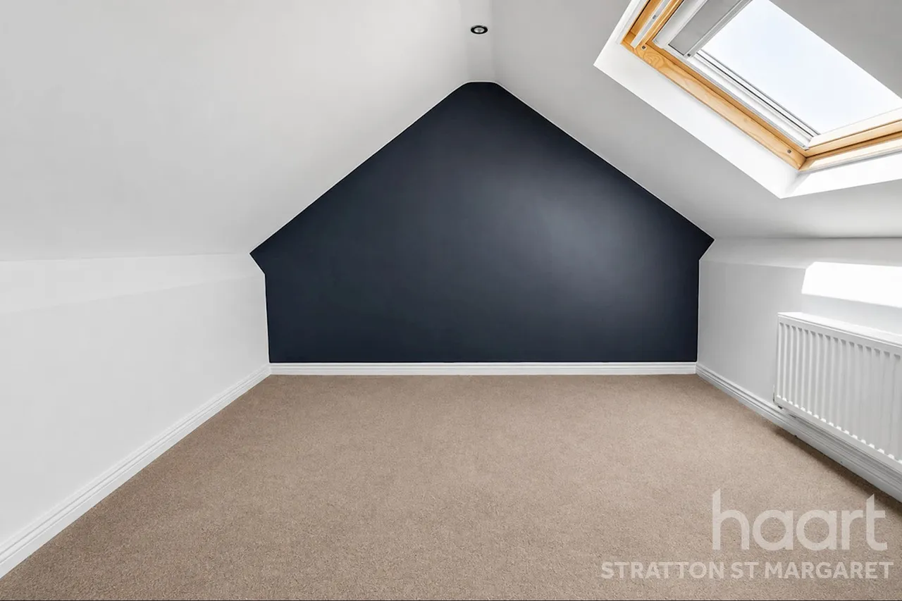 Meadowcroft, Swindon, SN2, photo 19