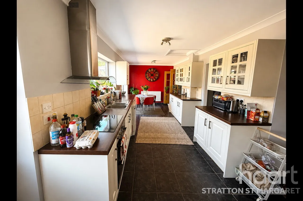 Meadowcroft, Swindon, SN2, photo 10