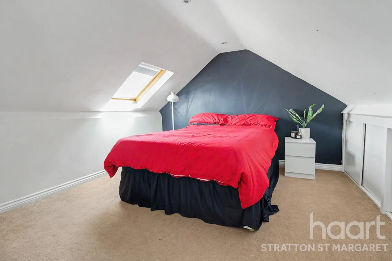 Meadowcroft, Swindon, SN2, photo 15