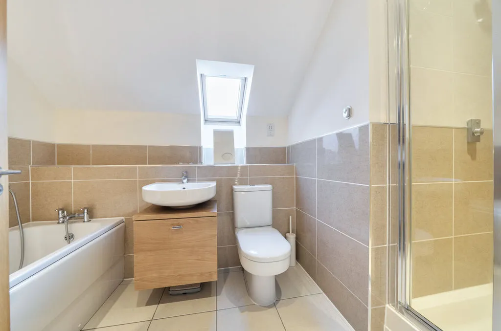 Highland Road, Purley CR8 2HS, photo 9