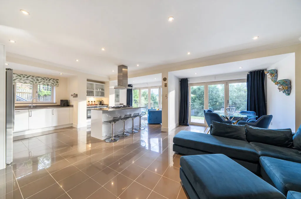 Highland Road, Purley CR8 2HS, photo 2