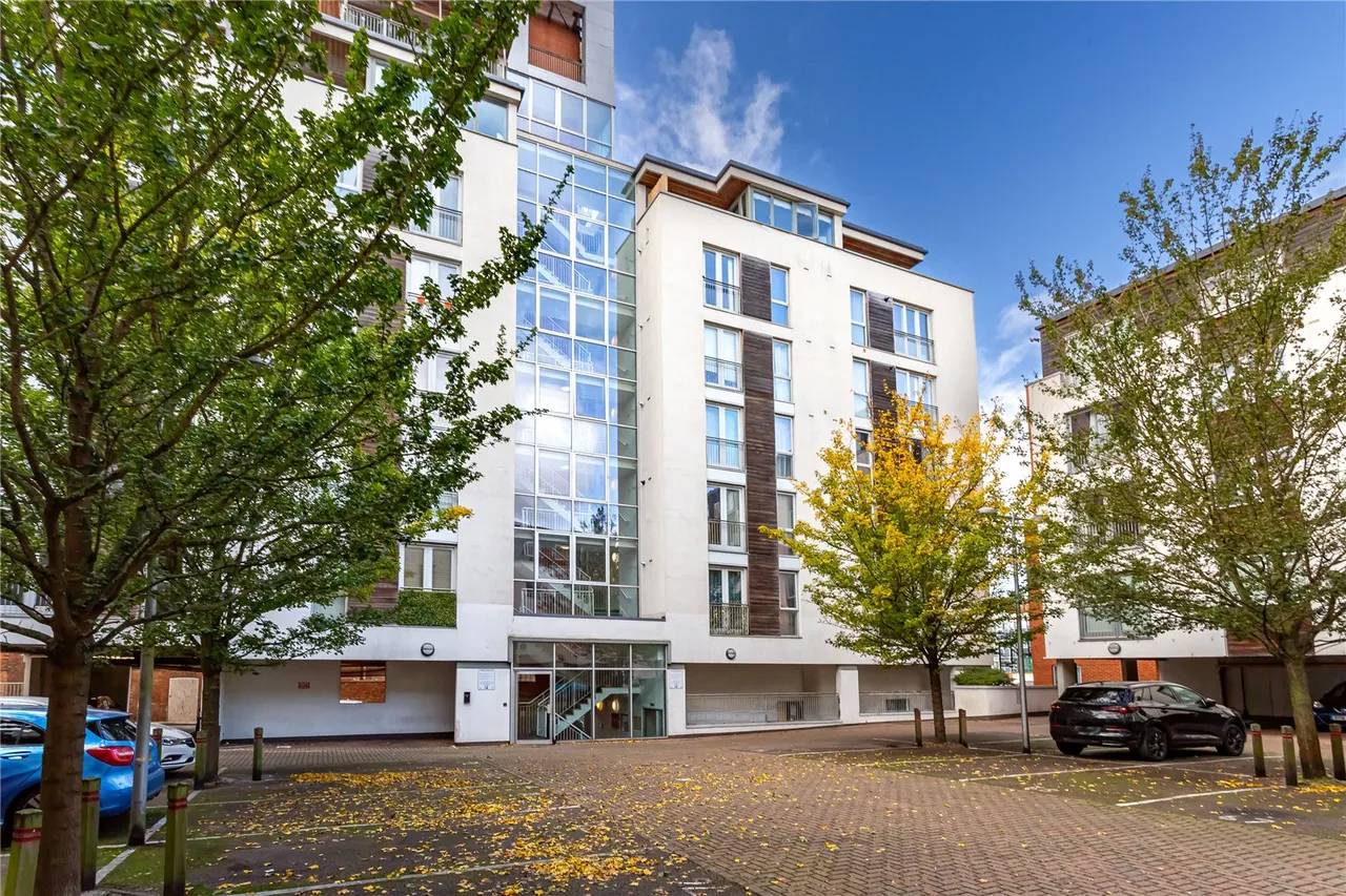 2 bed flat for sale, Bedford, Bedfordshire