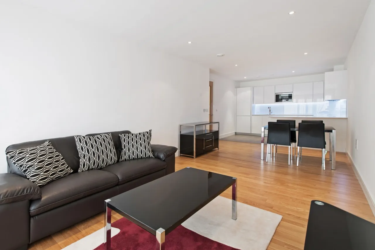 2 bed flat for sale — Flotilla House, Battersea Reach