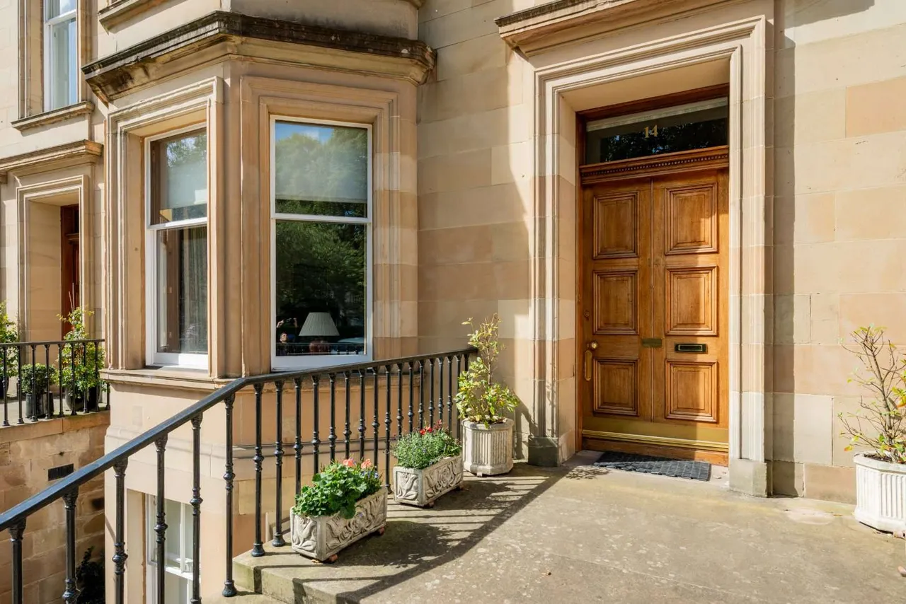 Rothesay Terrace, West End, Edinburgh, Midlothian, EH3 7RY, photo 2