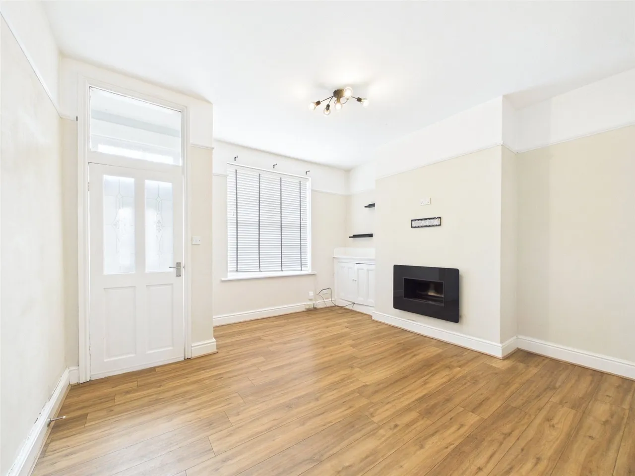 Stockport Road East, Bredbury, Stockport, Greater Manchester, SK6 1AL, photo 2