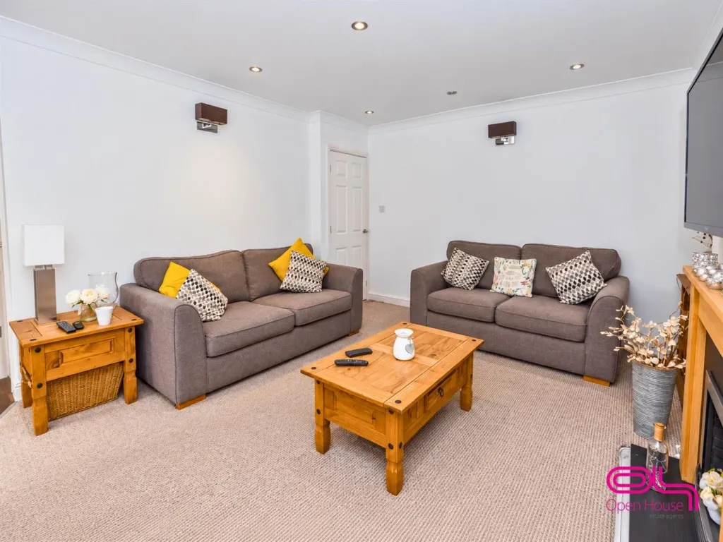 Laurel Avenue, Darwen, BB3, photo 2