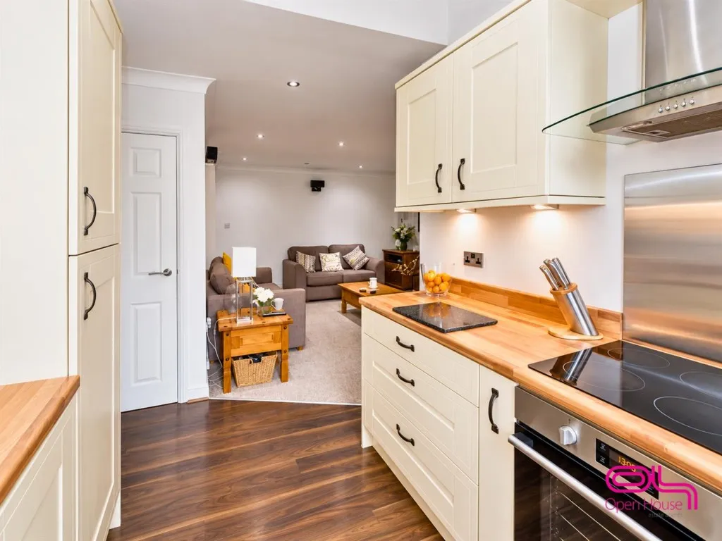 Laurel Avenue, Darwen, BB3, photo 8