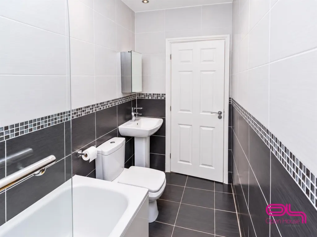 Laurel Avenue, Darwen, BB3, photo 16
