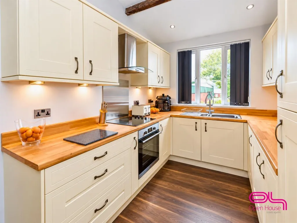 Laurel Avenue, Darwen, BB3, photo 10