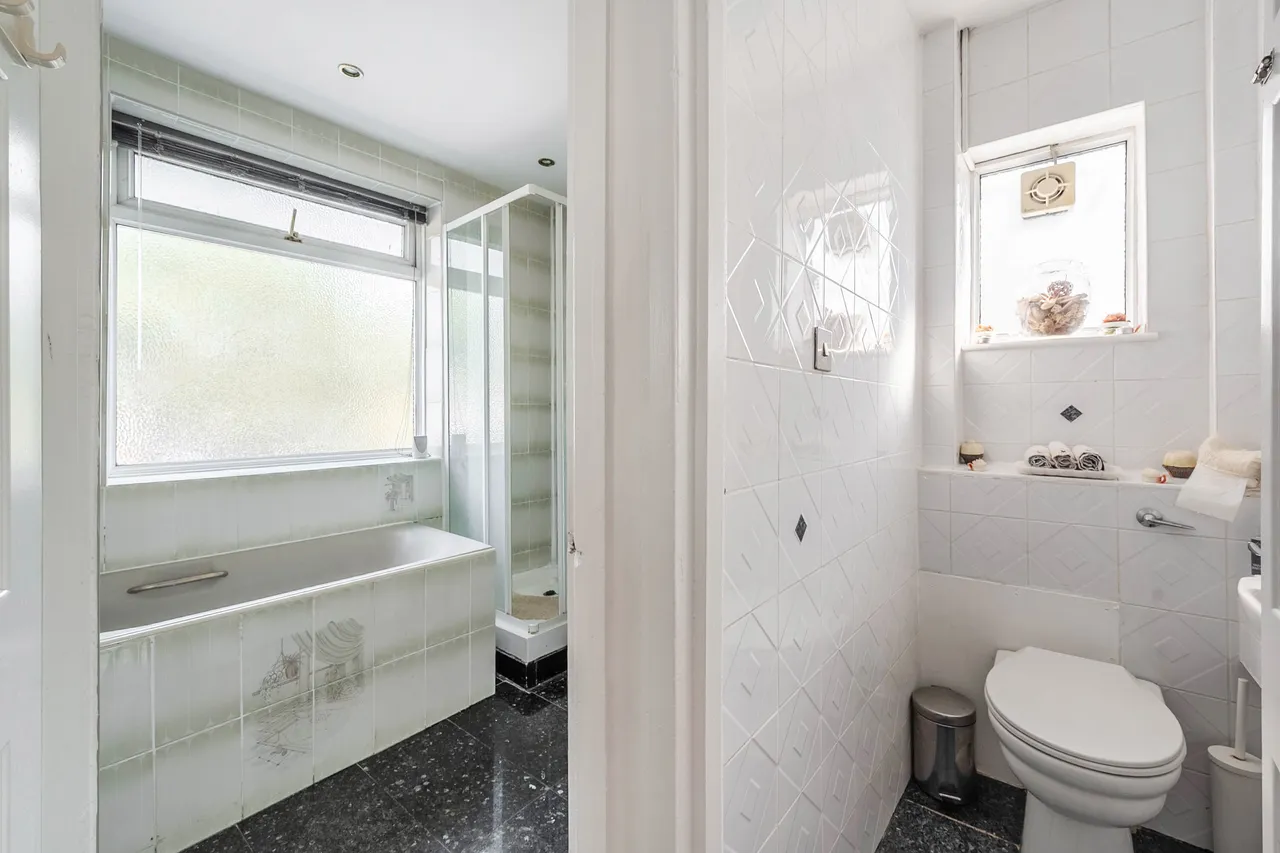 Edgware, HA8, photo 17