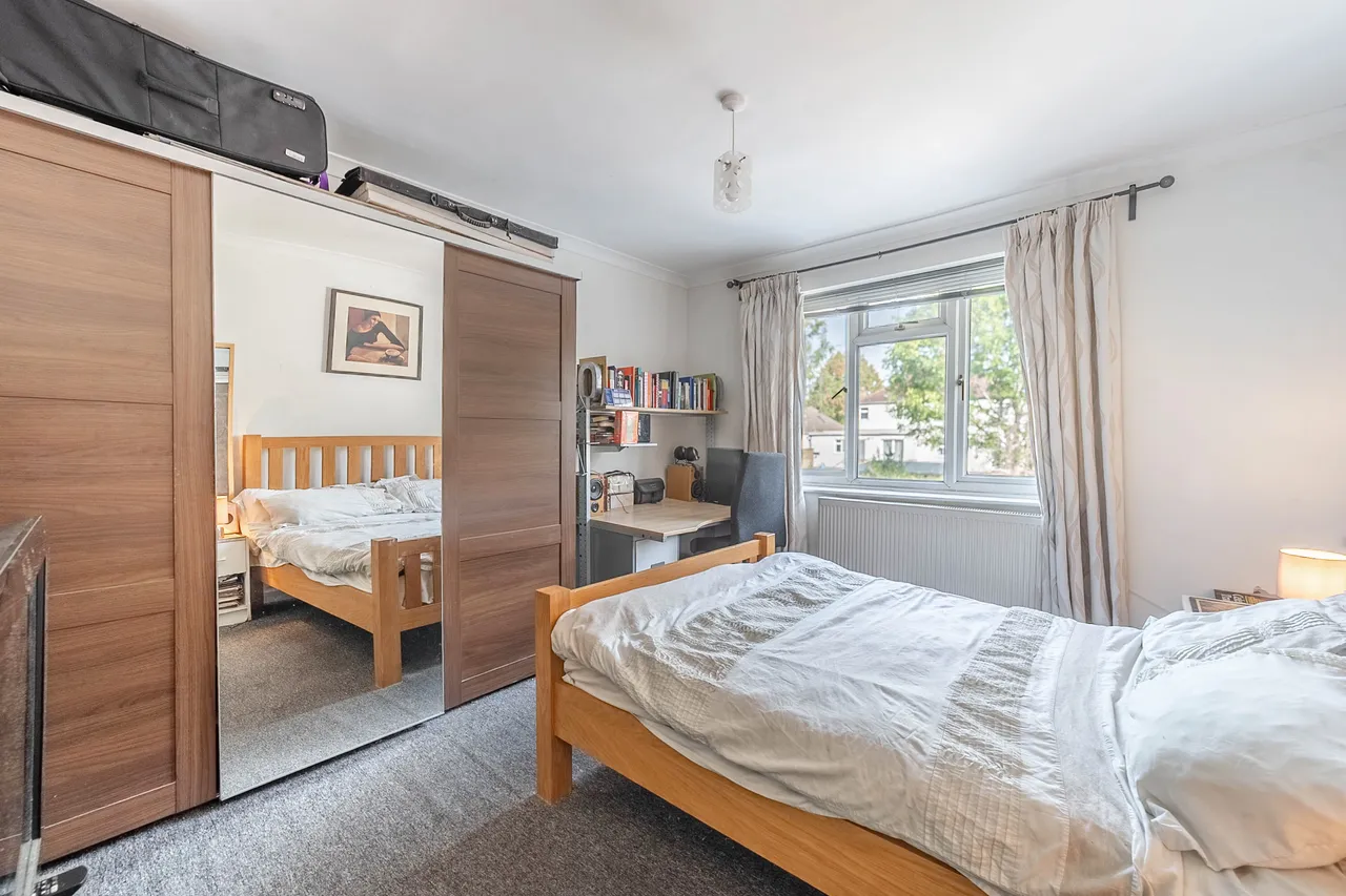 Edgware, HA8, photo 14