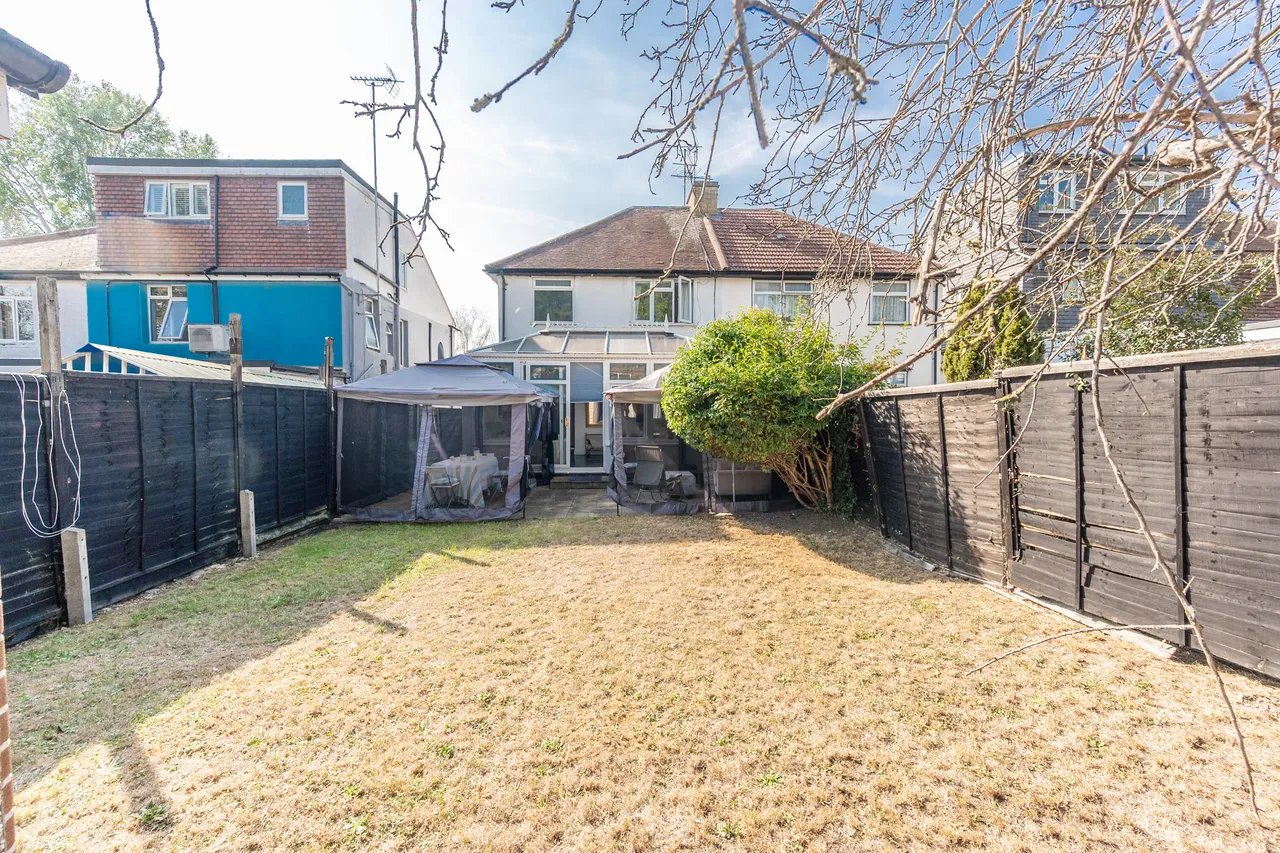 Edgware, HA8, photo 19