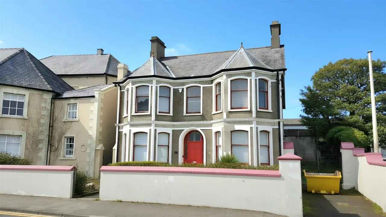 5 bed house for sale, Joymount, Carrickfergus, BT38