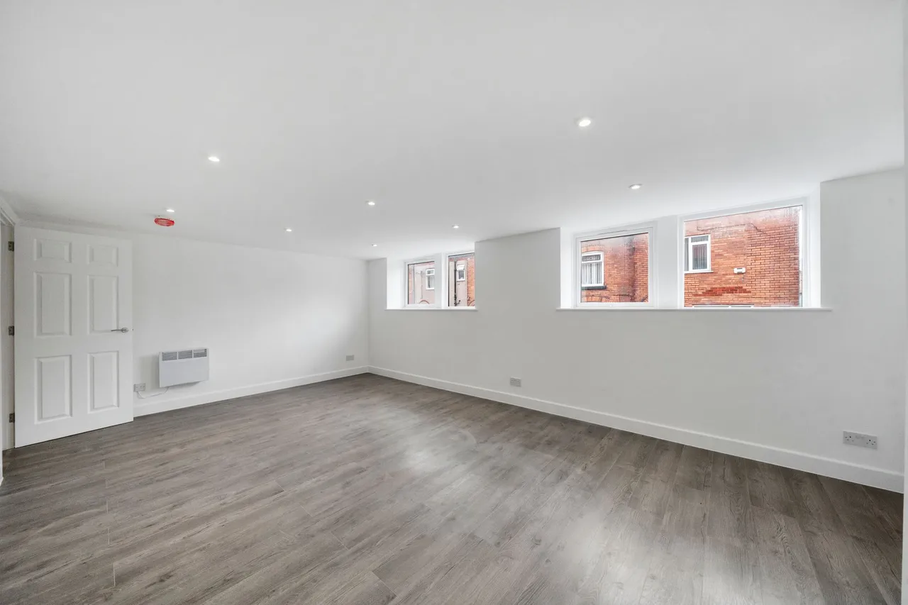 3 bed flat for sale — The Old College, Railway Road, Leigh, Greater Manchester, WN7 4FZ