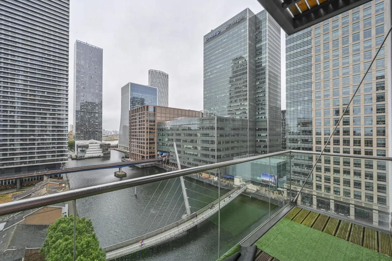 Flat 108 Discovery Dock Apartments West, 2 South Quay Square, London, photo 8