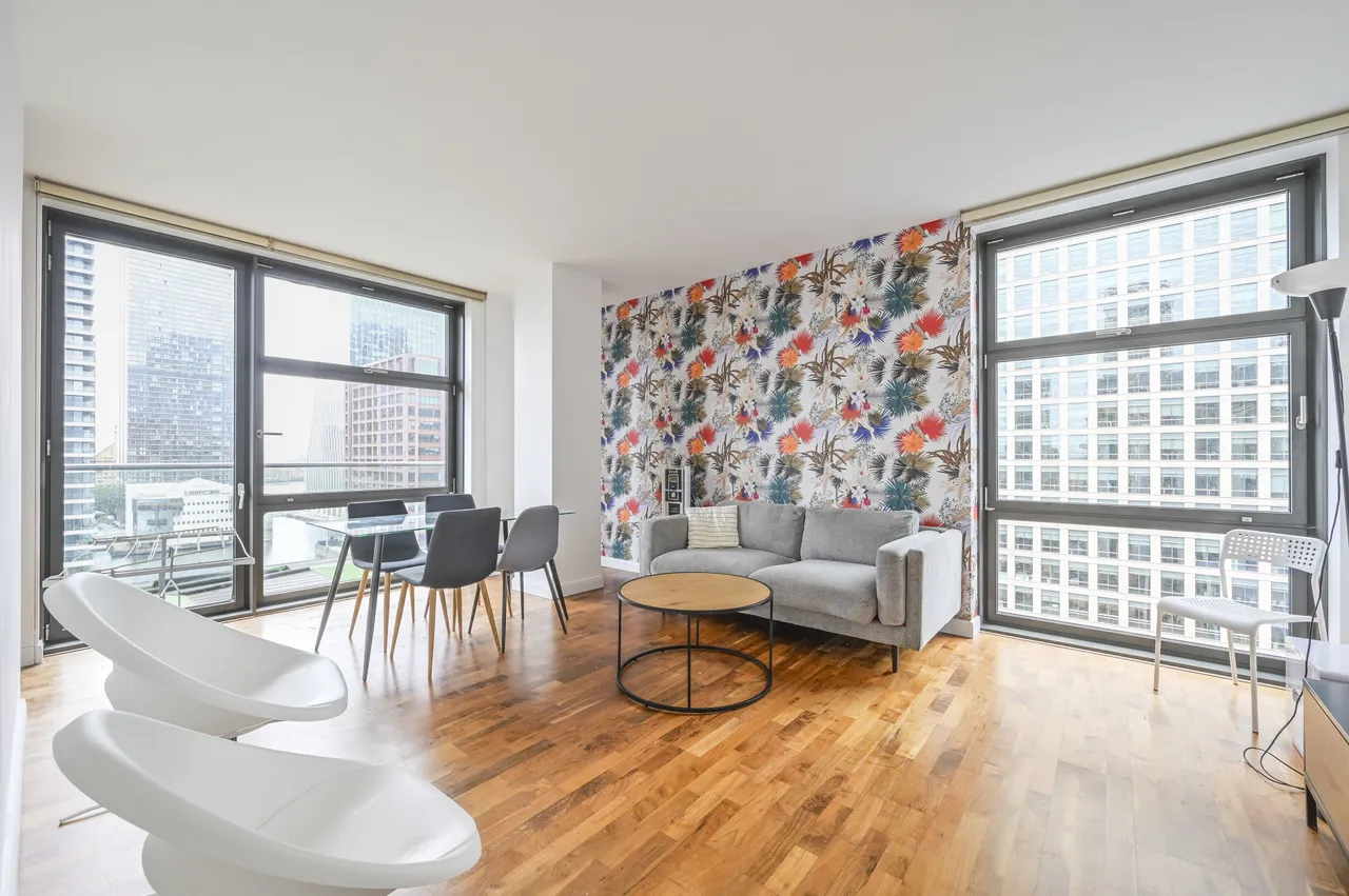 Flat 108 Discovery Dock Apartments West, 2 South Quay Square, London, photo 2