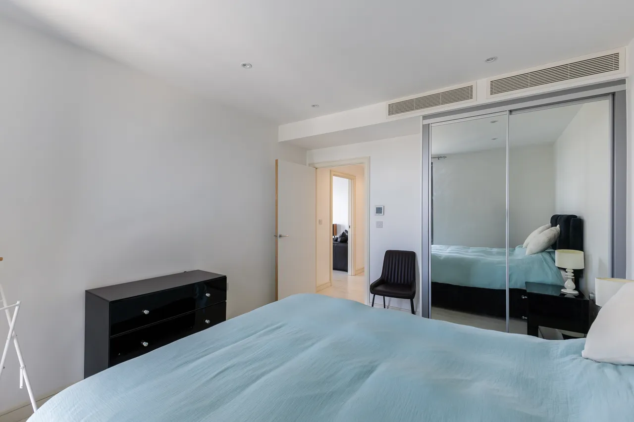 Ealing Road, Brentford, TW8, photo 12