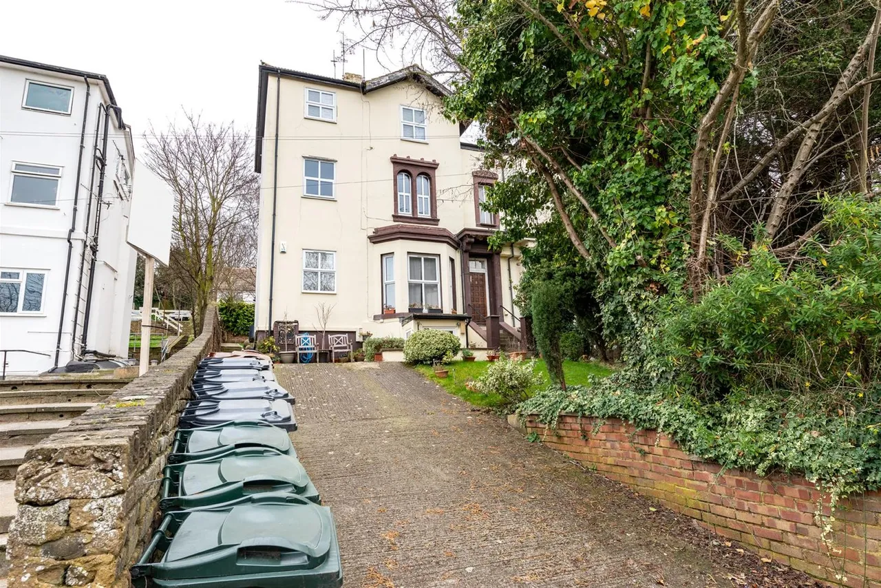 Cobham Terrace Bean Road, Greenhithe, Kent DA9 9HZ, photo 9