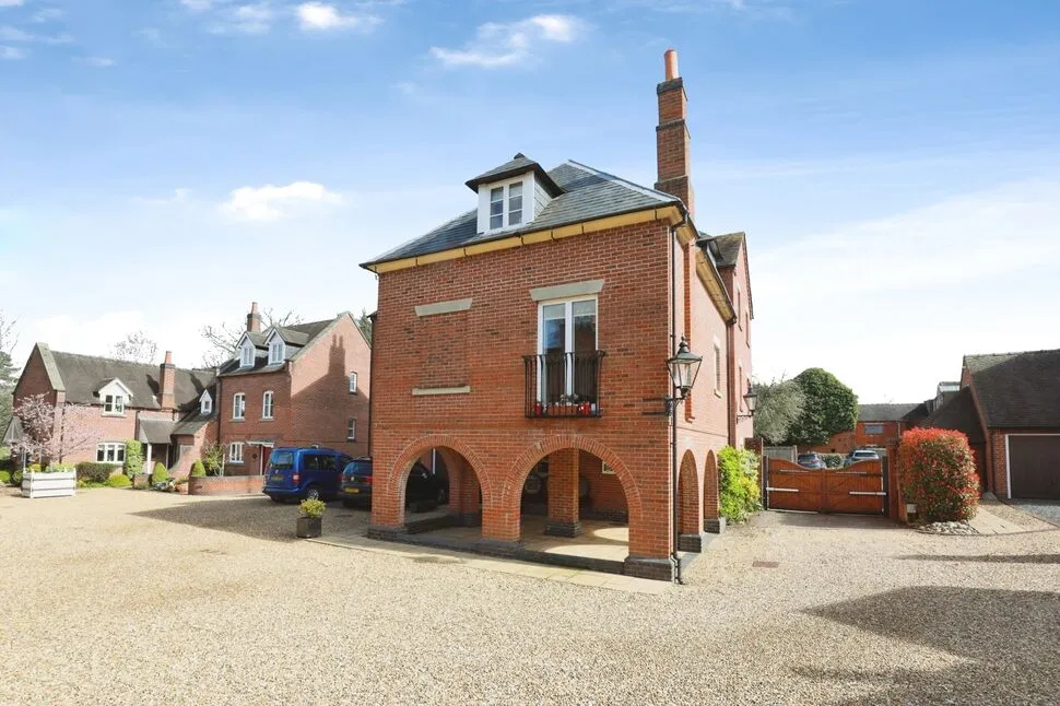 2 bed flat for sale — Yates Yard, High Street, Stafford, ST21
