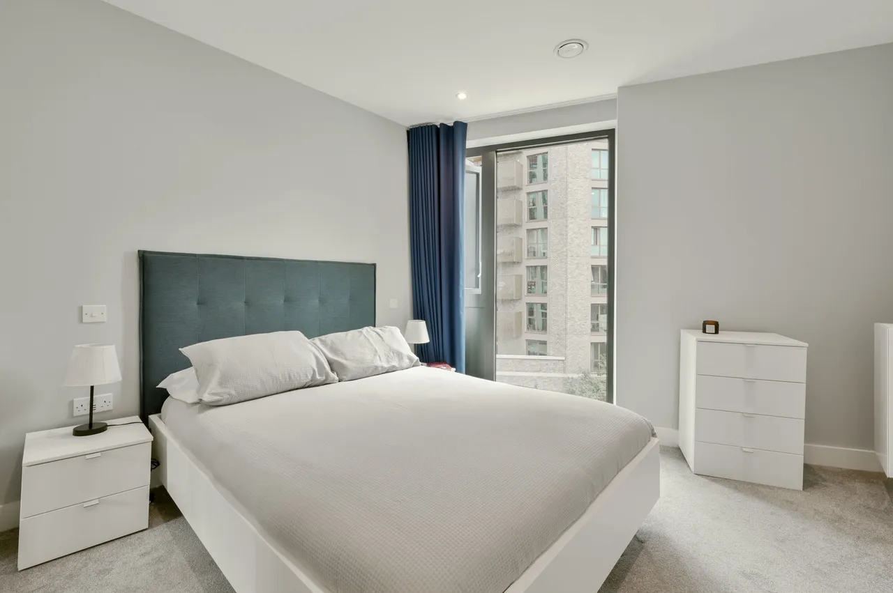 Flat 514, Galleria House, Brentford, photo 2
