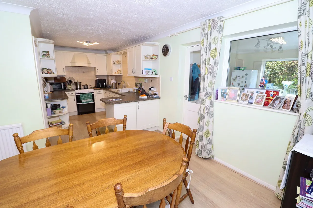 High Street, Graveley, PE19, photo 5