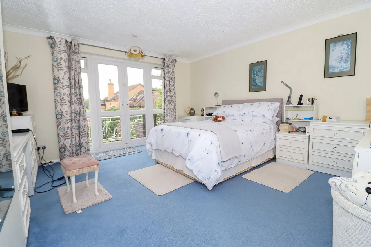 High Street, Graveley, PE19, photo 13