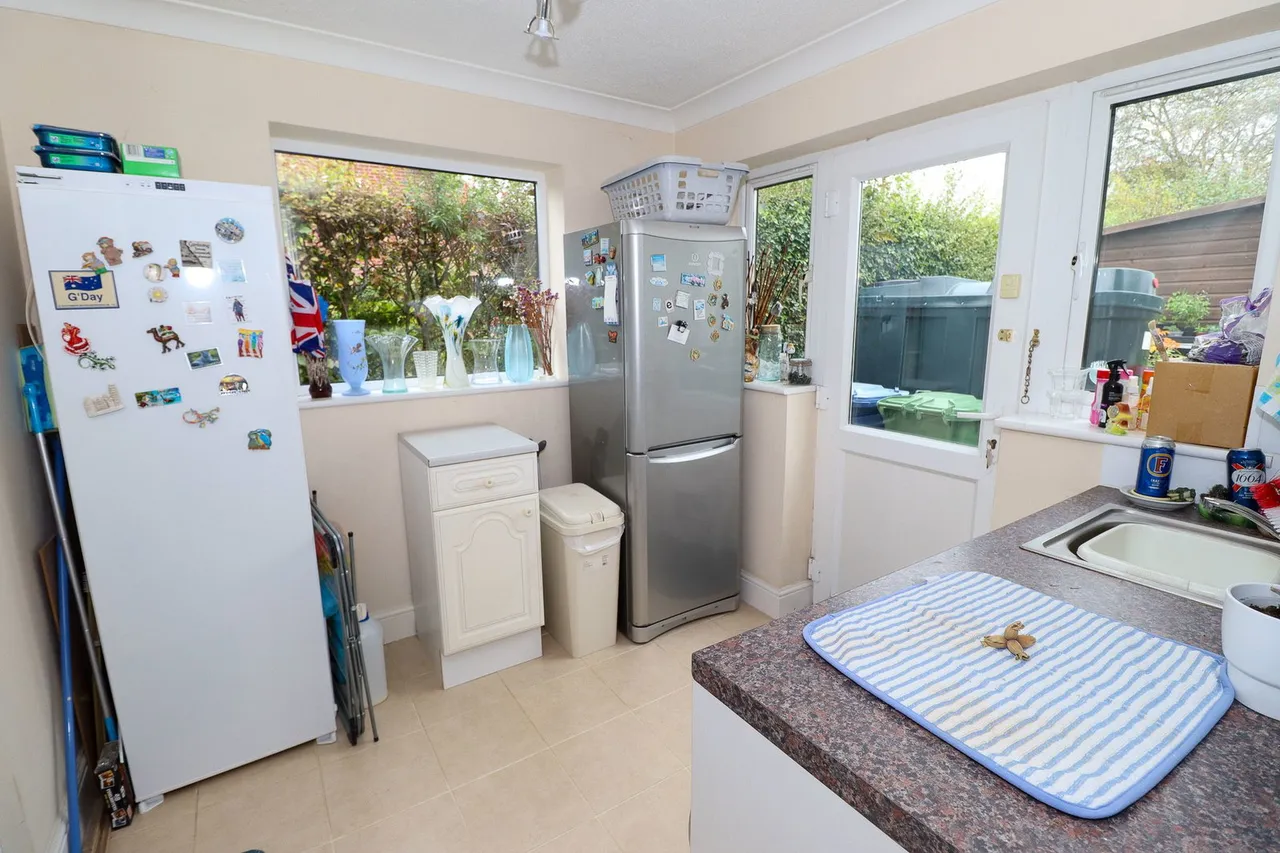 High Street, Graveley, PE19, photo 8
